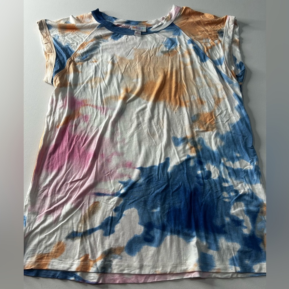 LuLaRoe Medium Blue and Pink Tie-Dye Short Sleeve Top